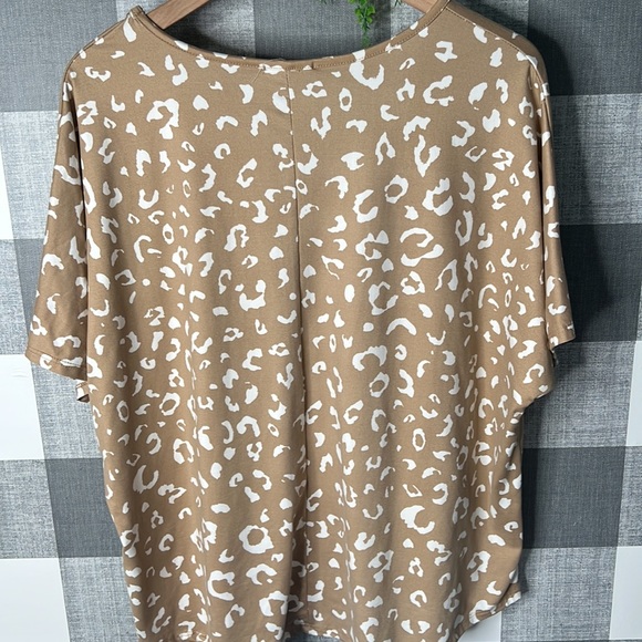 Woman’s Leopard Blouse - Picture 4 of 5